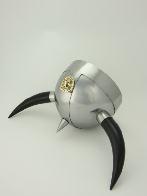 Шлем викинга с рогами