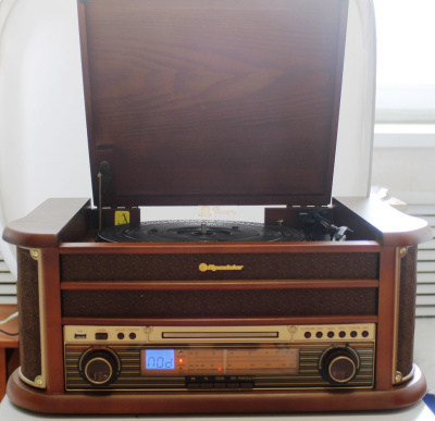 Ретро-проигрыватель Roadstar HIF-1893 (винил,кассета,cd,mp3,FM,rec)