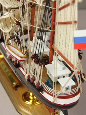 Модель парусника Седов 52 см