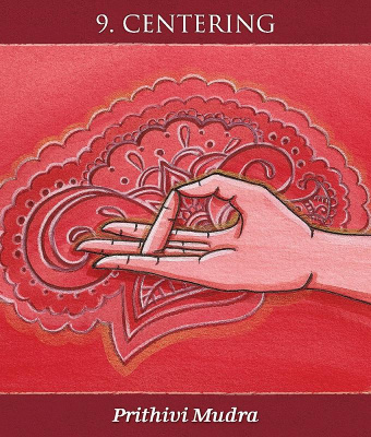 Карты Таро: "Mudras for Awakening the Energy Body"