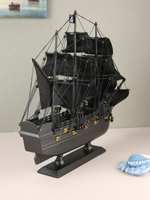 Модель парусника Черная Жемчужина Модель парусника Черная Жемчужина