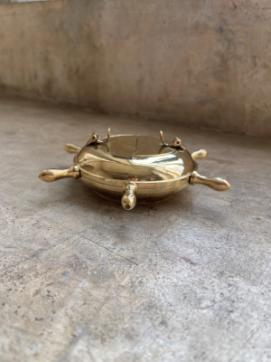 Пепельница "Штурвал" из латуни Пепельница "Штурвал" из латуни