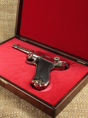 Пистолет Люгер "Парабеллум" P08, Германия, 1898г. хромированный в подарочном футляре