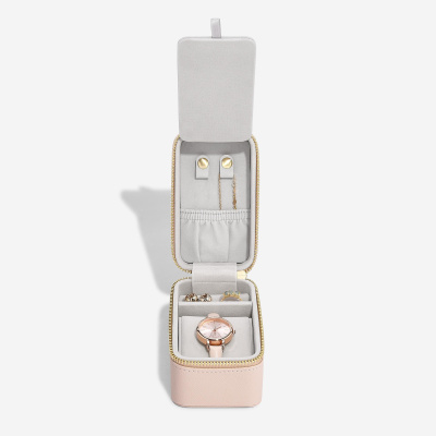 Футляр для хранения украшений LC Designs арт.76328, бледно-розовый Футляр для хранения украшений LC Designs арт.76328, бледно-розовый