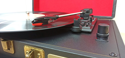Виниловый проигрыватель патефон Suprem с USB, Bluetooth, черный, M-25Bk