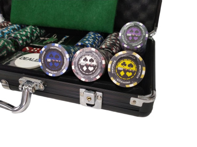 Набор для покера "Professional Poker" на 300 фишек (арт. PP300)