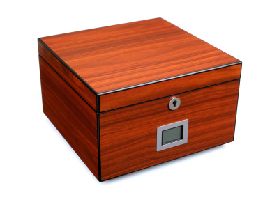 Хьюмидор Lubinski на 50 сигар, Красное дерево, Q206 Хьюмидор Lubinski на 50 сигар, Красное дерево, Q206