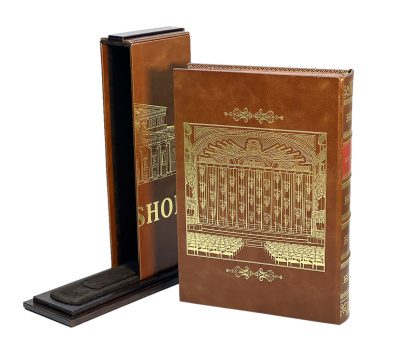 Книга Большой (на английском языке на подставке)