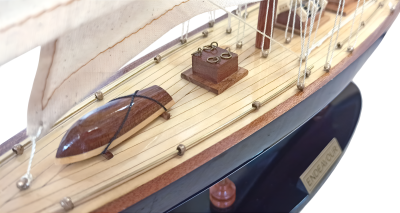 Яхта Endeavour, Y-01 Яхта Endeavour, Y-01