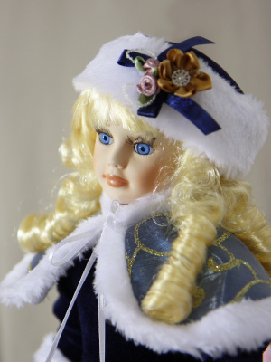 Кукла фарфоровая "Снежана", 16"