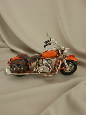 Модель мотоцикла Harley Davidson красный
