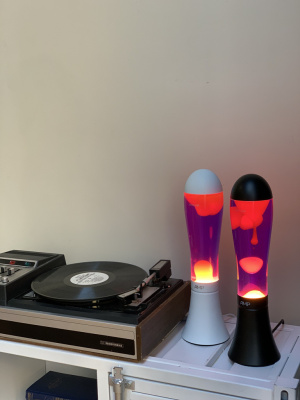 Лава лампа Amperia Alien White Оранжевая/Фиолетовая (42см)