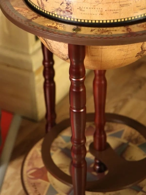 Глобус-бар напольный "New World", d=33 см (современная карта мира на английском языке) Глобус-бар напольный "New World", d=33 см (современная карта мира на английском языке)