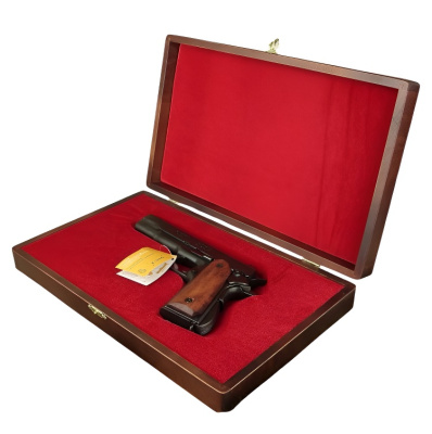 Пистолет Маузер в подарочном футляре Пистолет Маузер в подарочном футляре
