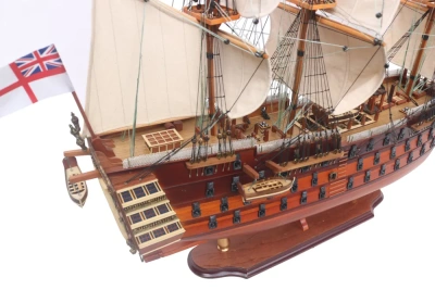 Сувенирная модель корабля "Victory" (T-03) Сувенирная модель корабля "Victory" (T-03)