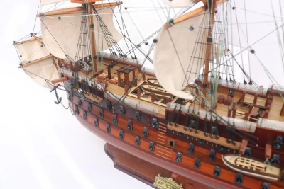 Сувенирная модель корабля "Victory" (T-03) Сувенирная модель корабля "Victory" (T-03)