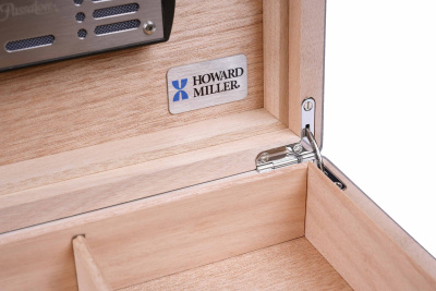 Хьюмидор Howard Miller на 30 сигар, Красное дерево