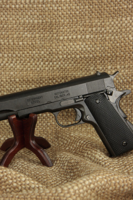 Пистолет авт. "Кольт-45", 1911 г. в подарочном футляре