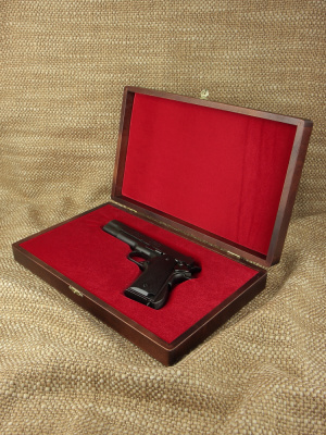 Пистолет авт. "Кольт-45", 1911 г. в подарочном футляре