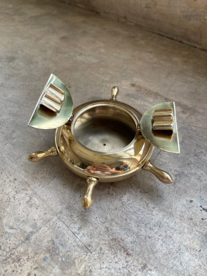 Пепельница "Штурвал" из латуни Пепельница "Штурвал" из латуни