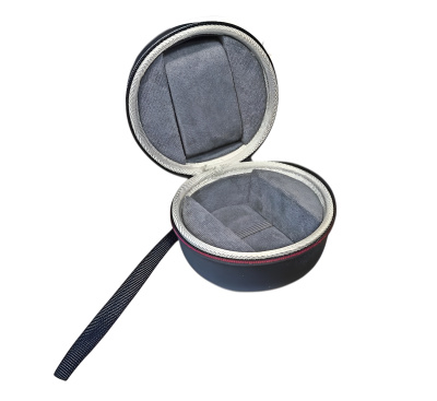 Футляр LuxeWood для хранения 1-их часов Velvet LW1W-KB, черный Футляр LuxeWood для хранения 1-их часов Velvet LW1W-KB, черный