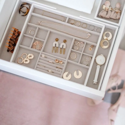 Лоток-слайдер LC Designs для хранения украшений арт.73515, белый Лоток-слайдер LC Designs для хранения украшений арт.73515, белый