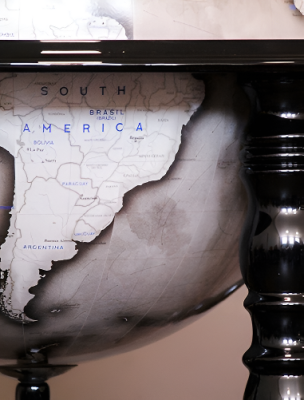 928/WB Глобус-бар напольный "Elegance - Black/Warm Grey", d=40 см (Zoffoli, Италия) (современная карта мира на английском языке) 928/WB Глобус-бар напольный "Elegance - Black/Warm Grey", d=40 см (Zoffoli, Италия) (современная карта мира на английском языке)