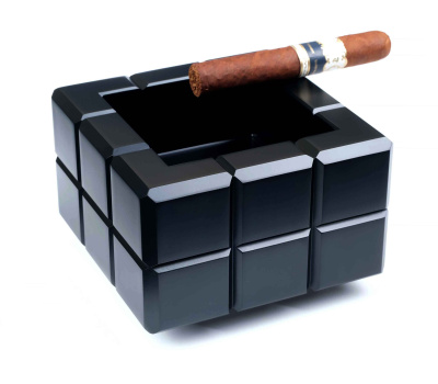 Пепельница Colibri Heritage Cube, Черный лак AT125T1