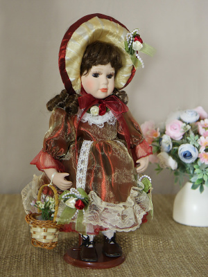 Кукла фарфоровая 12" на подставке, арт.12501
