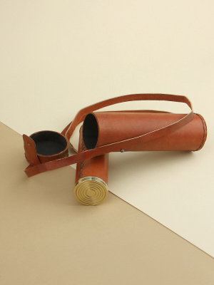 Подзорная труба в кожаном футляре Подзорная труба в кожаном футляре