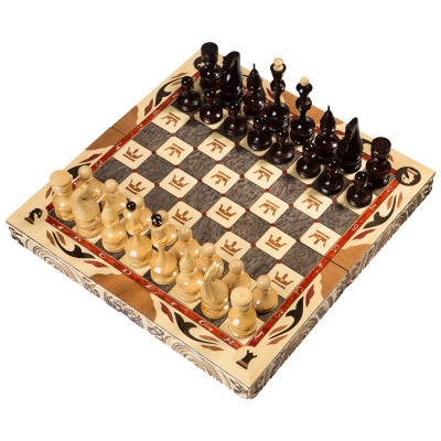 Шахматы резные ручной работы средние (Россия, дерево, размер 50х25х10 см)