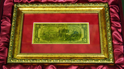 Картина на сусальном золоте «Юбилейные два доллара США»
