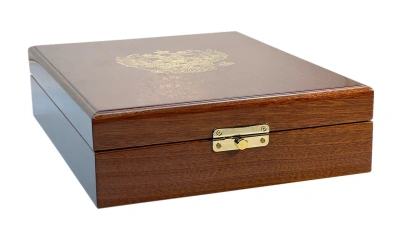 Книга Кодекс чести русского офицера с иконой. Подарочный набор в лакированной шкатулке.