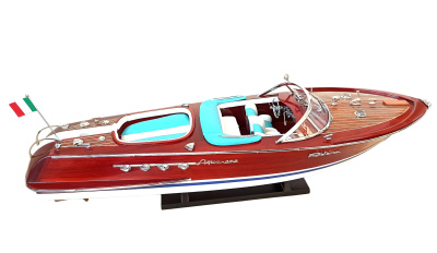 Модель катера "Riva Aquarama" 50*14*14 Модель катера "Riva Aquarama" 50*14*14