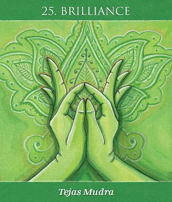 Карты Таро: "Mudras for Awakening the Energy Body"