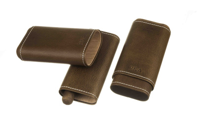 Чехол P&A на 3 сигары Черчилль, натуральная кожа и кедр