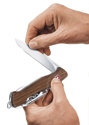 Нож перочинный VICTORINOX Wine Master, 130 мм, 6 функций, с фиксатором, рукоять из орехового дерева