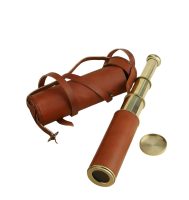 Подзорная труба в кожаном футляре Подзорная труба в кожаном футляре
