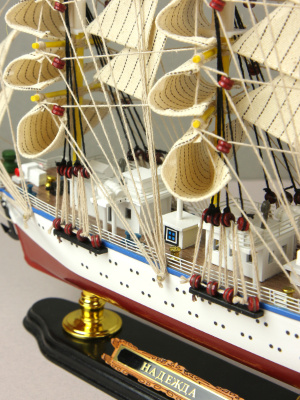 Модель парусника Надежда, 52 см