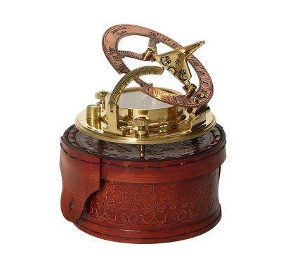 Морской компас в кожаном футляре 