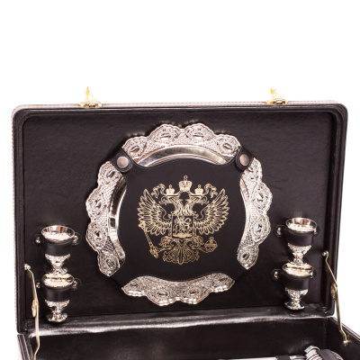 Набор подарочный «Турист-2» (4 персоны) с шампурами, арт.128КИ4–2