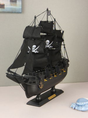 Модель парусника Черная Жемчужина Модель парусника Черная Жемчужина