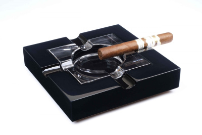 Пепельница Howard Miller на 4 сигары, Черный лак, 810-081