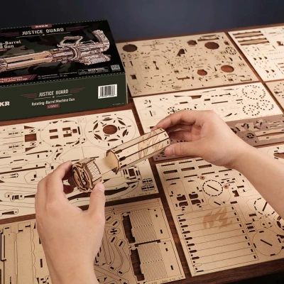 Деревянный механический конструктор Пулемёт с вращающимся стволом Robotime Rotating-Barrel Machine Gun Деревянный механический конструктор Пулемёт с вращающимся стволом Robotime Rotating-Barrel Machine Gun