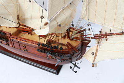 Модель парусника "HM Bark Endeavour", Англия