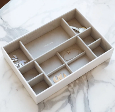 Лоток LC Designs для хранения украшений арт.73110, белый Лоток LC Designs для хранения украшений арт.73110, белый