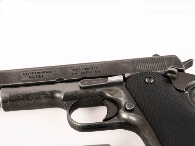 Пистолет автоматический Кольт 45 калибра 1911 года состаренный