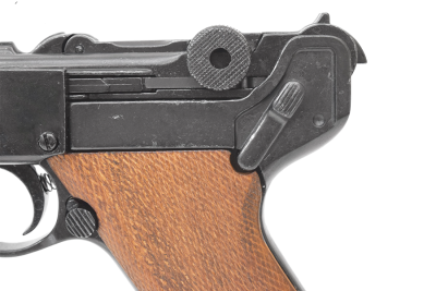 Макет. Пистолет Luger Parabellum P08 ("Люгер P08 Парабеллум") (Германия, 1898 г.), накладки на рукояти из дерева, арт.1143-M