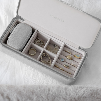 Шкатулка-футляр дорожная LC Designs для хранения украшений арт.76156, светло-серая