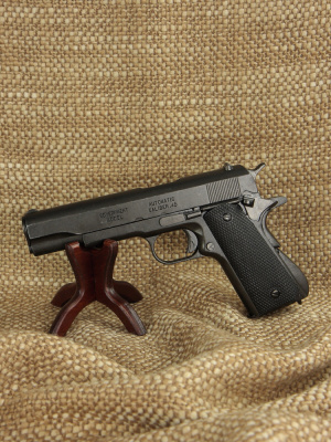 Пистолет авт. "Кольт-45", 1911 г. в подарочном футляре